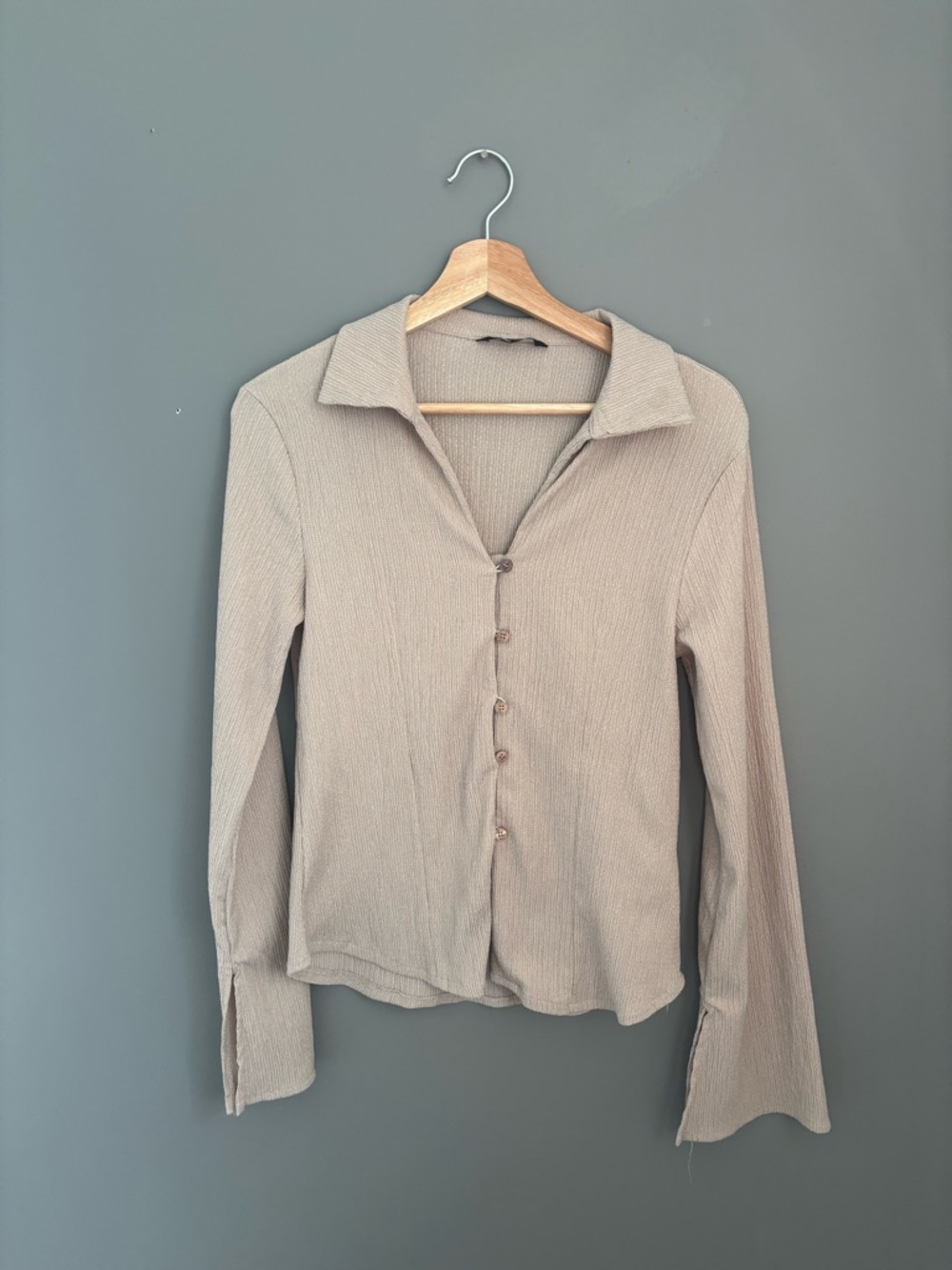 Defacto Collared Ribbed Button-Front Top in Taupe | size small - Picture 2 of 9